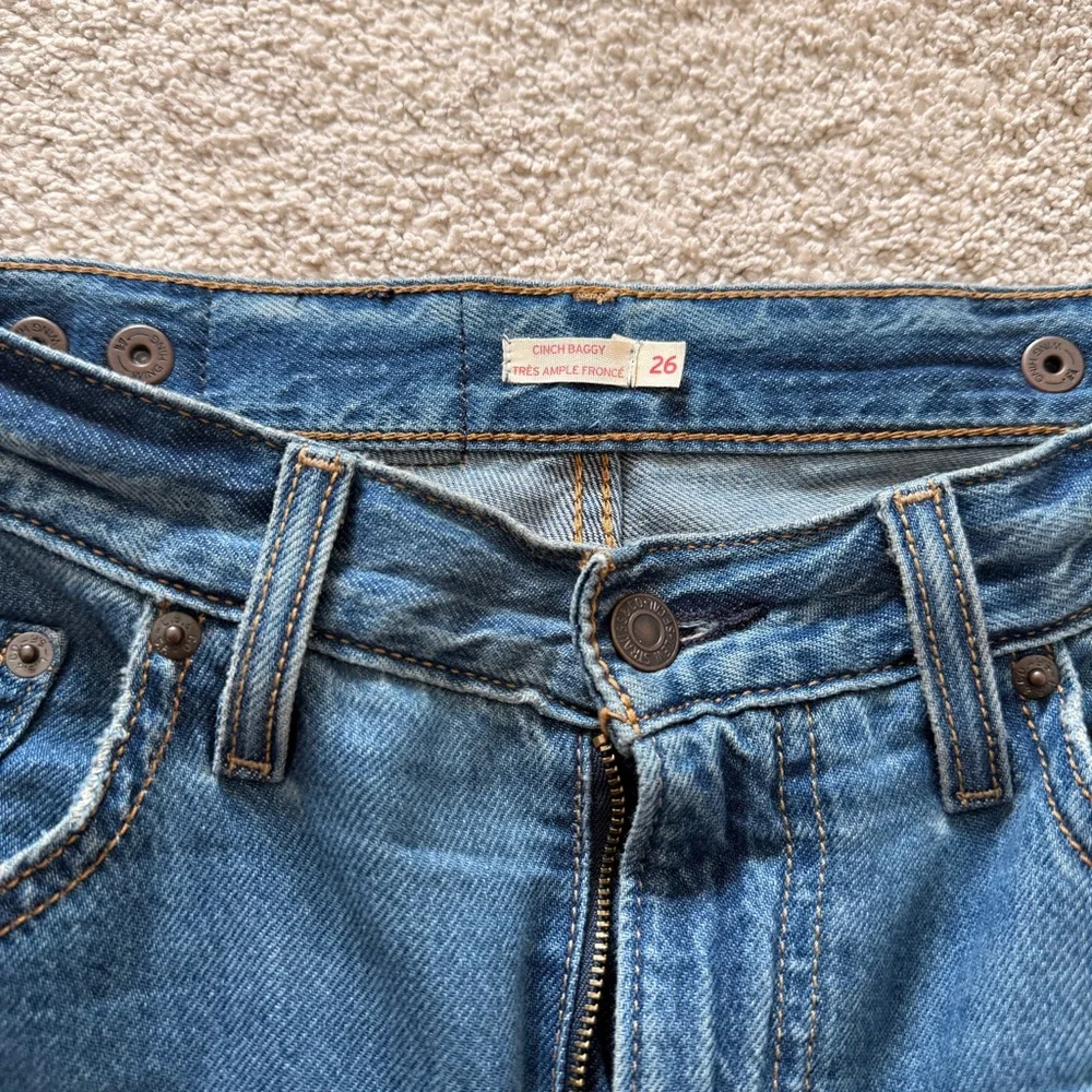 LEVIS | VIRAL CLENCH WAIST BAGGY JEANS ♥️ - Picture 3 of 4